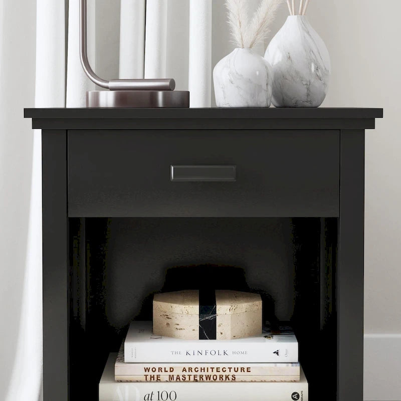 Oak Park Black Wood Queen Bed, Nightstand and Dresser by