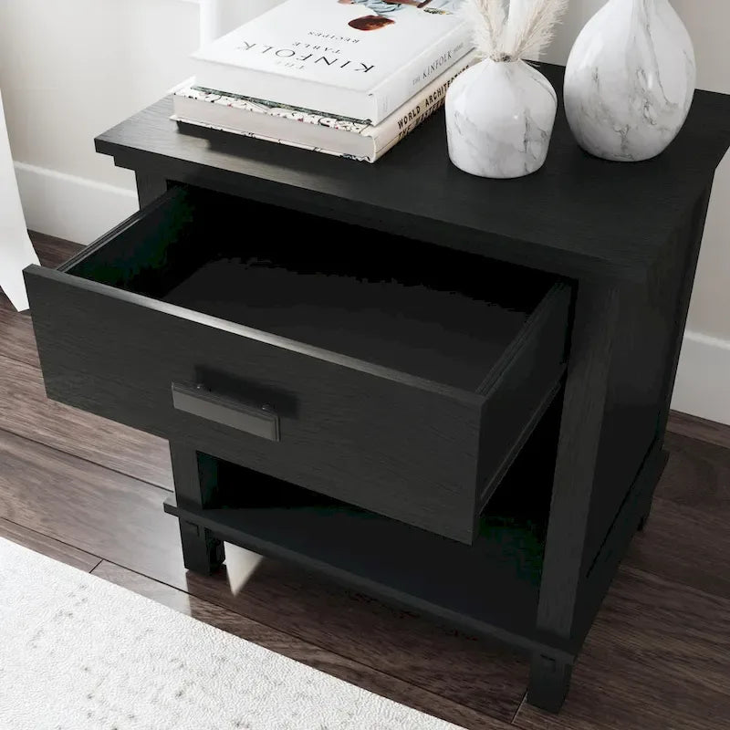 Oak Park Black Wood Queen Bed, Nightstand and Dresser by